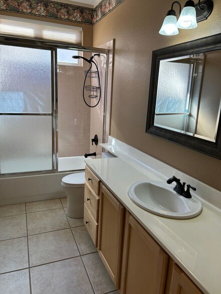 Building Photo - 5034 Singing Hills Dr