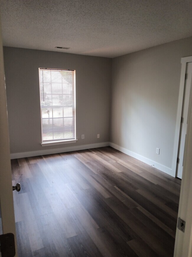 Building Photo - 12150 Brownestone View Dr