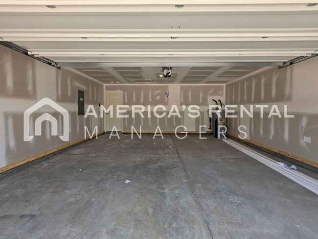 Building Photo - New Construction Home for Rent - With Privacy Fence!