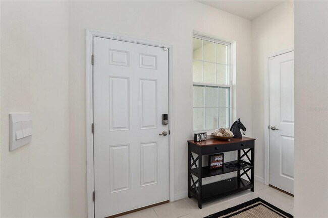 Building Photo - 3 Bedrooms | 2 Bathrooms | 2-Car Garage | Fully Fenced Yard