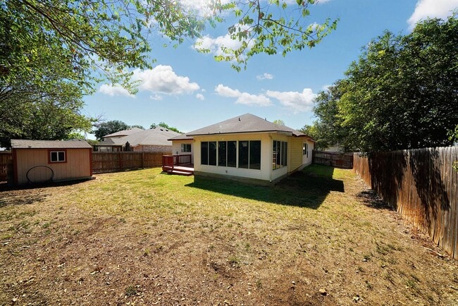 Building Photo - Charming 3-Bedroom Home in Ashley Place - ...