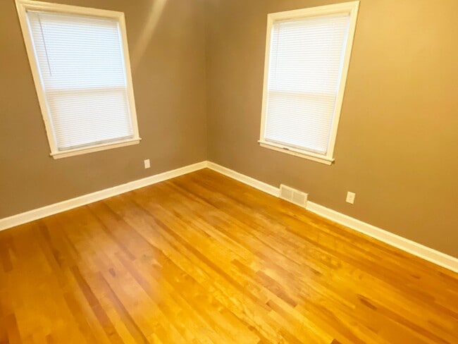 Building Photo - 2-Bedroom 1 Bath Ranch Style Home Near GD ...