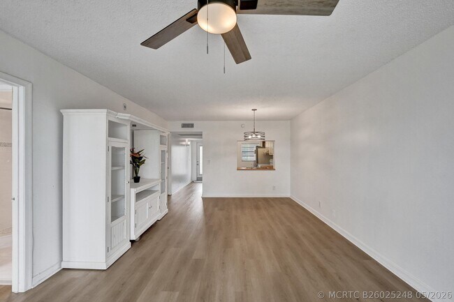 Building Photo - 9470 Poinciana Pl
