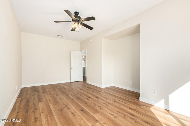 Building Photo - 13232 W Edgemont Ave