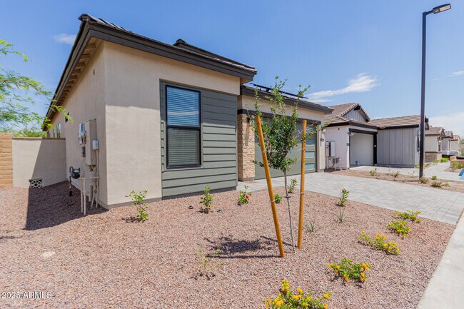 Building Photo - 20320 W Roma Ave