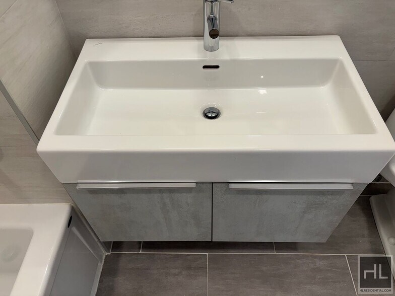 Building Photo - NORTHERN BOULEVARD