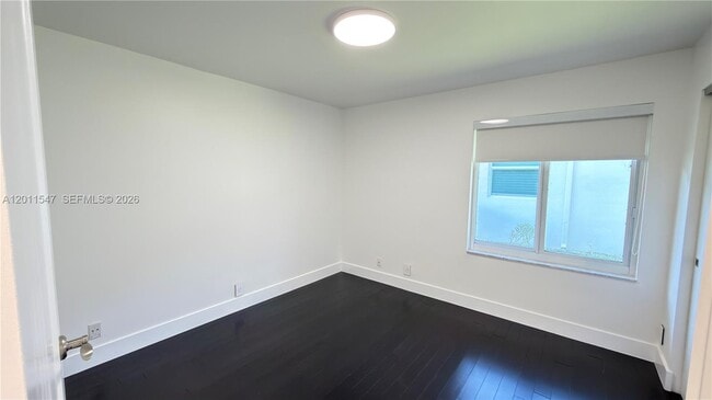 Building Photo - 3767 Oak Ridge Cir