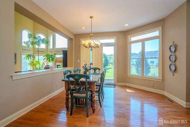 Building Photo - 19 Meadowlark Dr