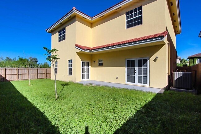 Building Photo - 15502 SW 10th Ln