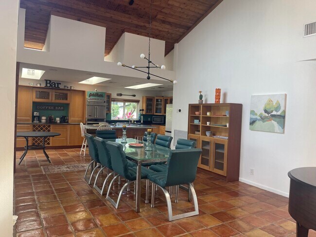 Building Photo - 13772 Sand Crane Dr