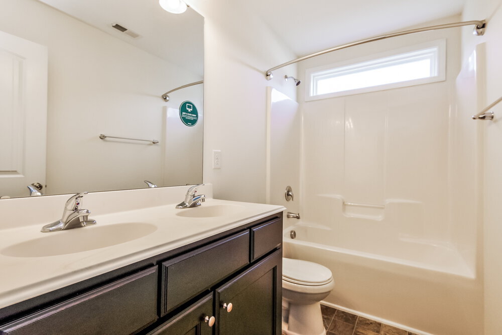 Building Photo - 229 Darecrest Ln