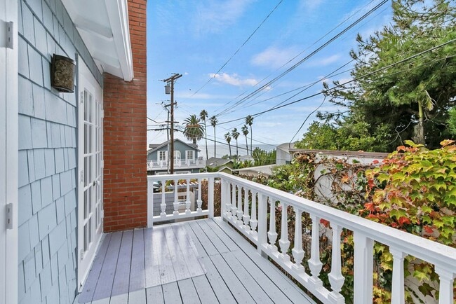 Building Photo - Virginia Way - Mohajer Unit A