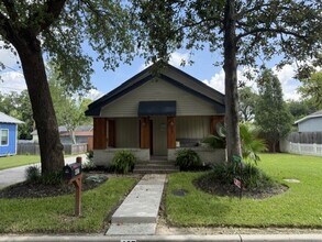 Building Photo - 407 2nd St