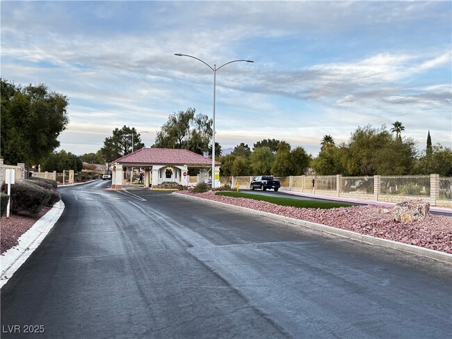 Building Photo - 5117 Elm Grove Dr