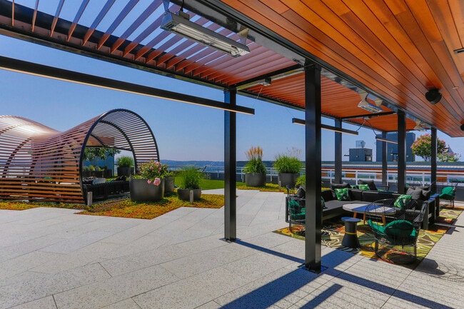 Building Photo - 120 Broadway-SI FL5-ID542