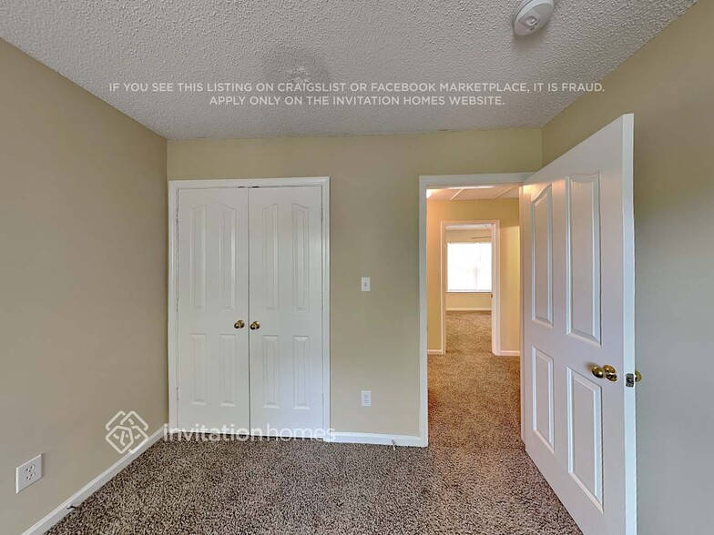 Building Photo - 9808 Aviary Hill Way