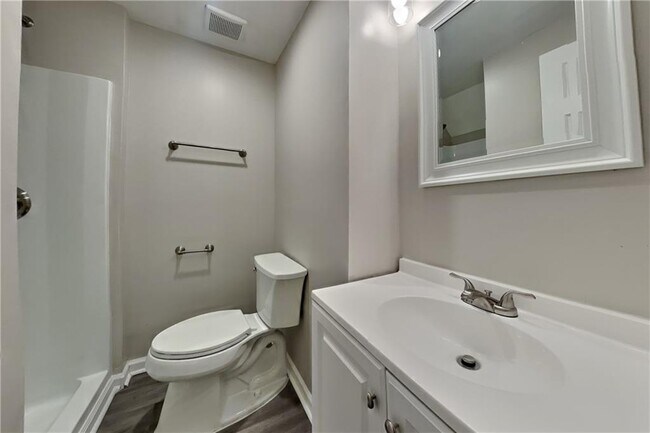 Building Photo - 5105 N Bridges Dr