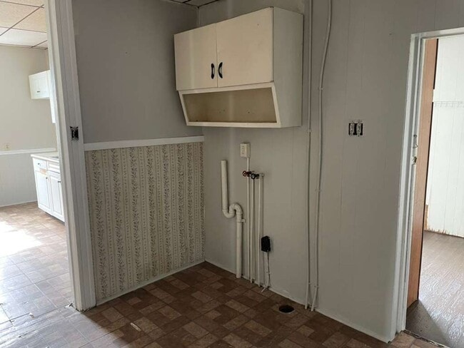 Building Photo - 436 Crawford Ave