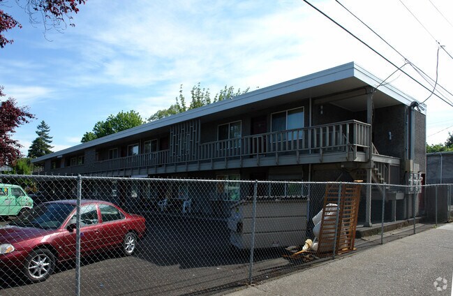 Building Photo - 850 W 5th St