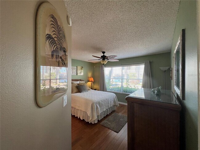 Building Photo - 6100 Bahia Del Mar Cir