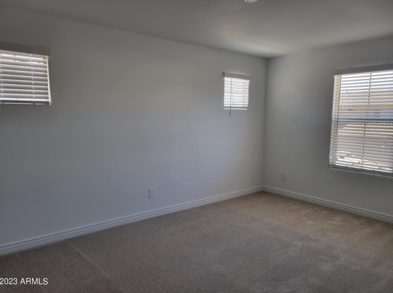 Building Photo - 10945 E Thunderbolt Ave