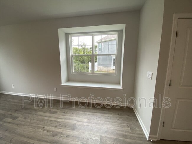 Building Photo - 4140 Feetham Dr