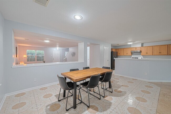 Building Photo - 2123 Gable Hollow Ln