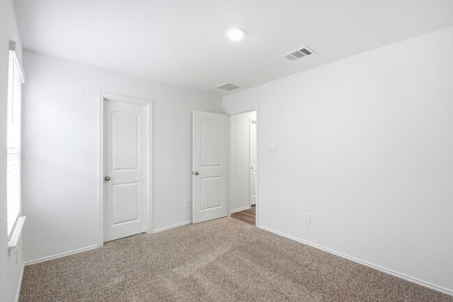 Building Photo - 40758 Rosemary Rain Ln