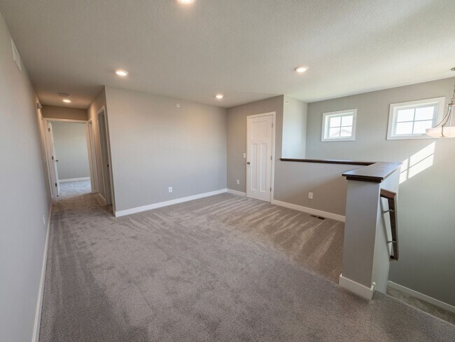 Building Photo - 4782 Martingale Dr