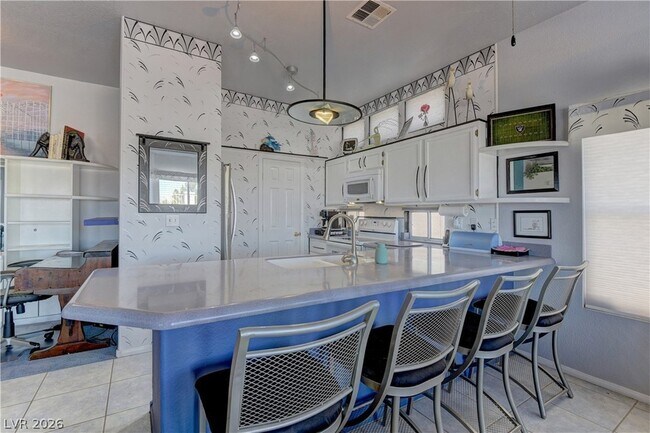 Building Photo - 362 Promontory Dr