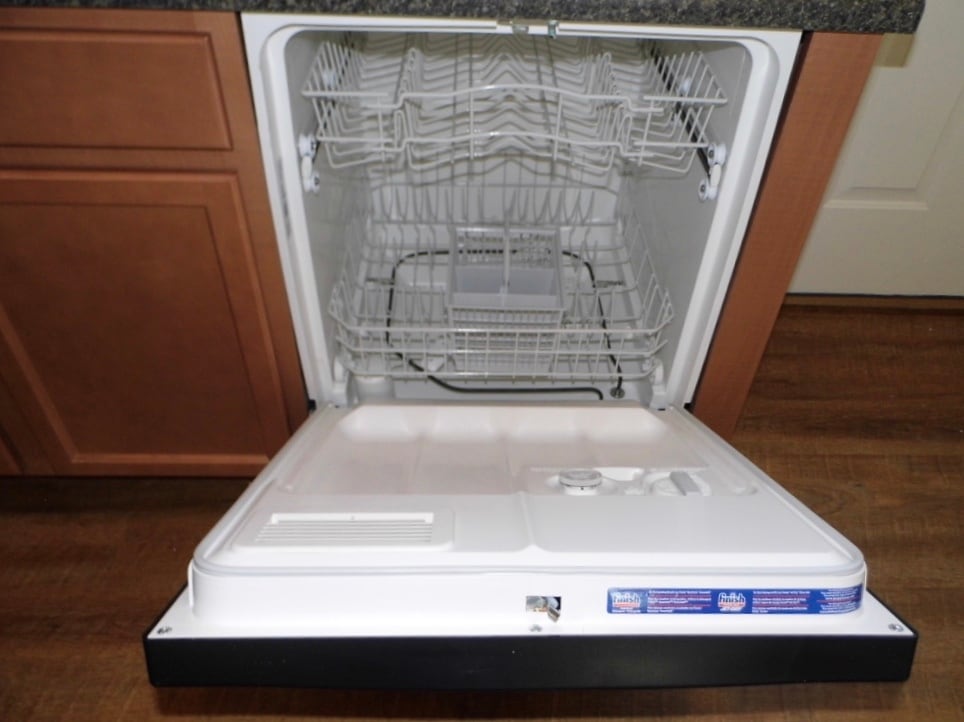 No need to handwash those dishes - 2312-A Belle Ave NE