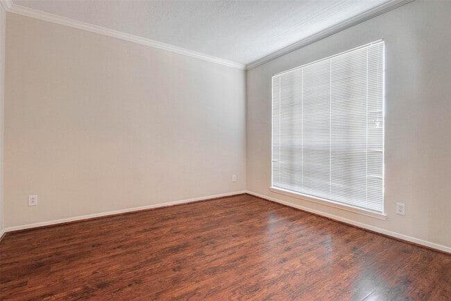 Building Photo - 155 Perfidia Dr
