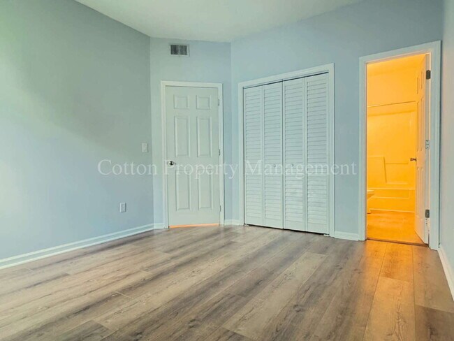 Building Photo - 2BR/2BA Condo off Wilshire Blvd - Beautifu...