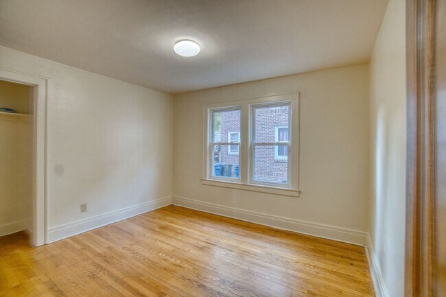 Building Photo - 400 Harvard Pl