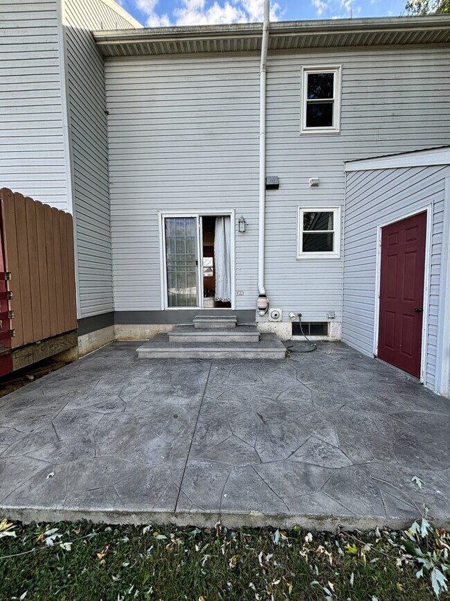 Building Photo - 143 Northwood Ct