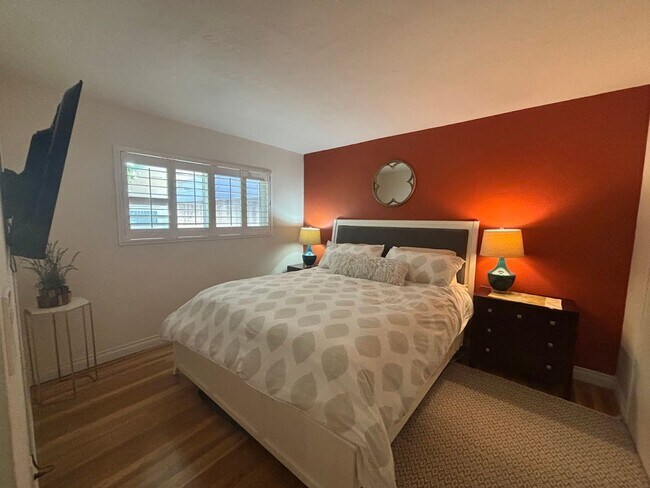 Building Photo - Fully Furnished 2 Bed / 1.5 Bath Condo Near Downtown La Mesa