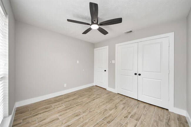 Building Photo - 14810 Scotter Dr