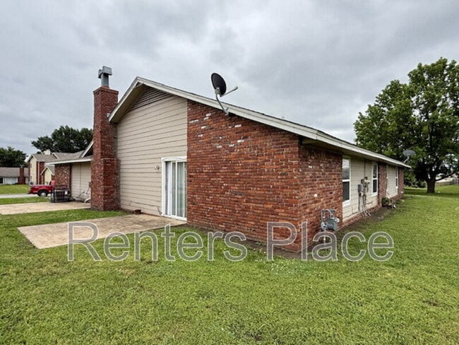 Building Photo - 6512 S 81st E Pl