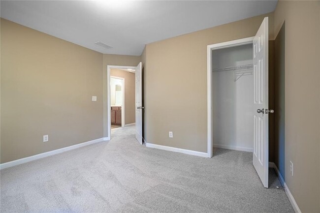 Building Photo - 3284 Sheffield Cir