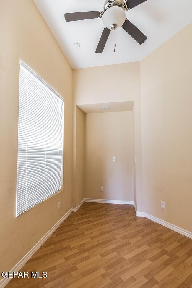 Building Photo - 5537 Ignacio Frias Dr