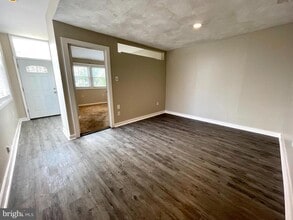 Building Photo - 819 12th St NE