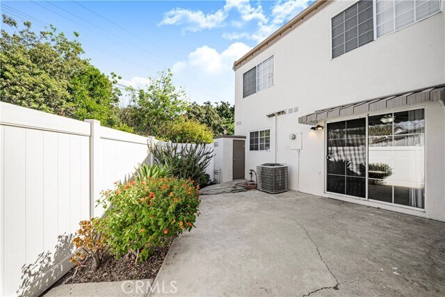 Building Photo - 8249 Haseltine Green