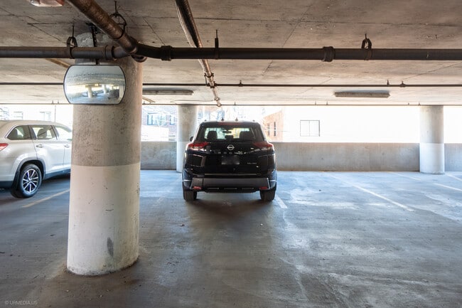 Building Photo - 1309 N Wells St