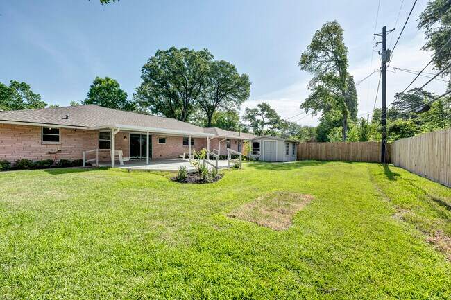 Building Photo - 8919 Railton St