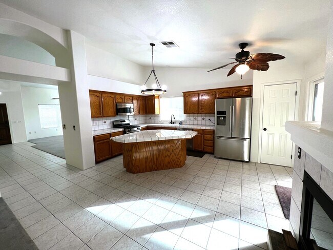 Building Photo - 3013 Verdugo Ln