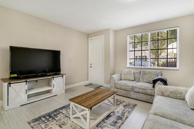 Building Photo - 4170 Napoli Lake Dr