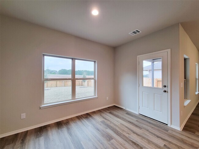 Building Photo - 942 Amesbury Ct
