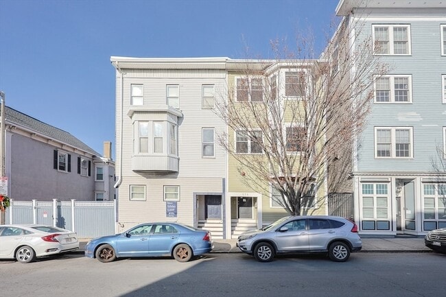 Building Photo - 375 Dorchester St