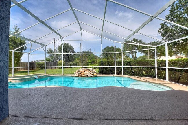 Building Photo - 2301 Paulette Dr