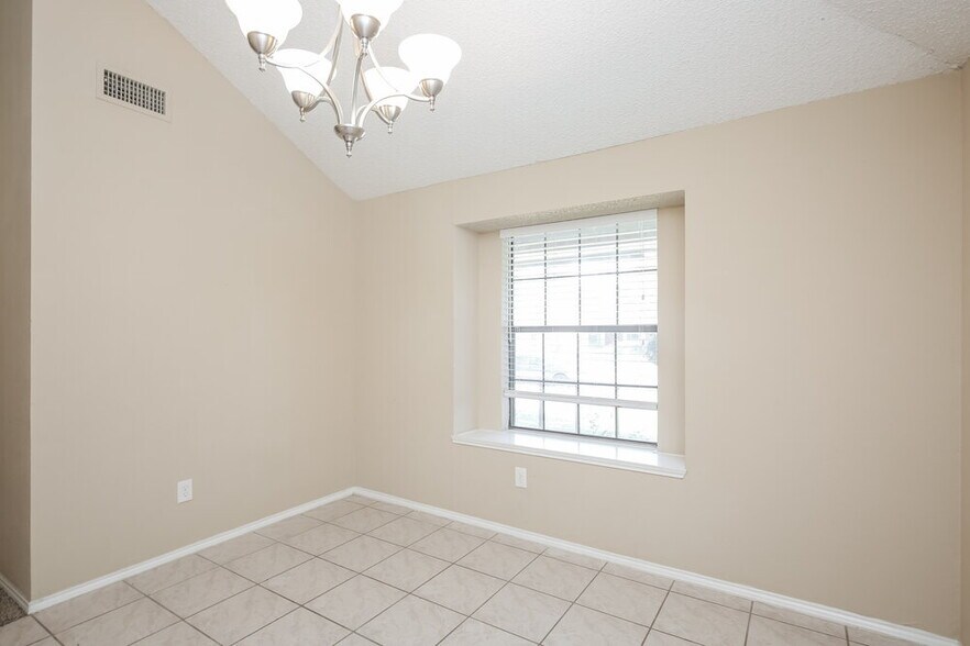 Building Photo - 406 Kalmia Dr